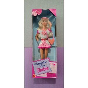 Vintage 1995 Valentine Fun Barbie Doll Mattel 16311 Special Edition Heart Purse